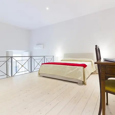 Palazzo D'auria מלון דירות 4*