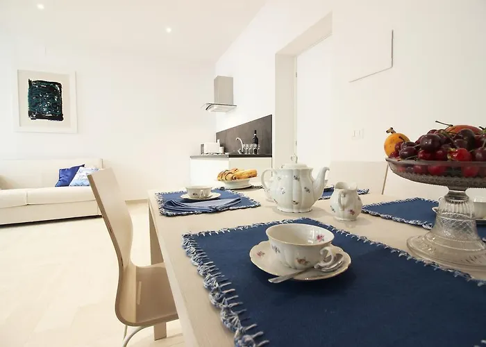 Palazzo D'auria 4* נאפולי