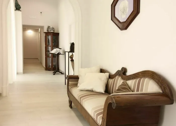 מלון דירות Palazzo D'auria 4*